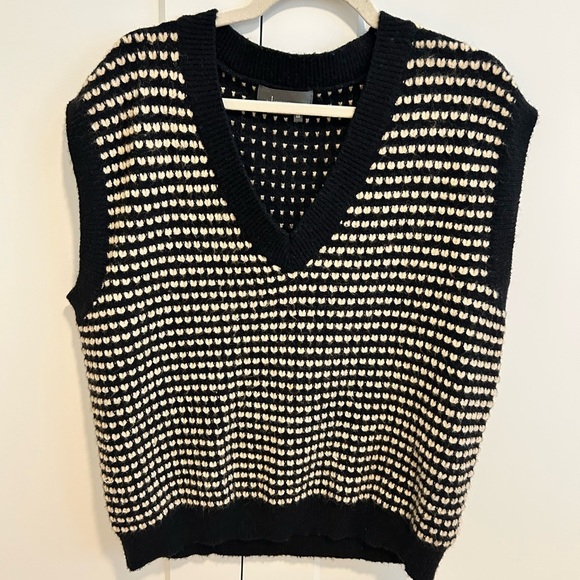 Black and Cream V-Neck Sweater Vest - Picture 4 of 6
